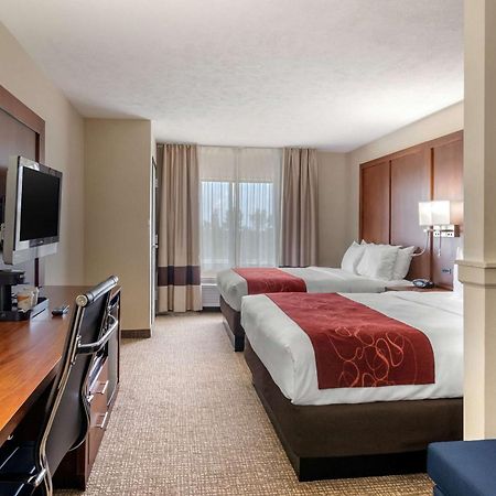 Comfort Suites Speedway - Kansas City Exterior photo