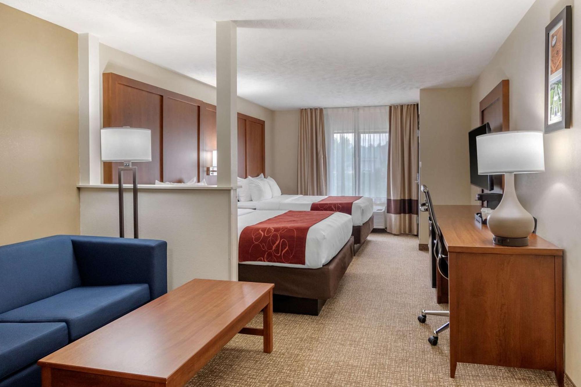 Comfort Suites Speedway - Kansas City Exterior photo